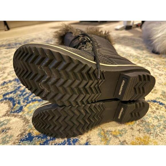 Sorel Women's Waterproof Winter Boots - Stylish & Warm - Picture 3 of 5